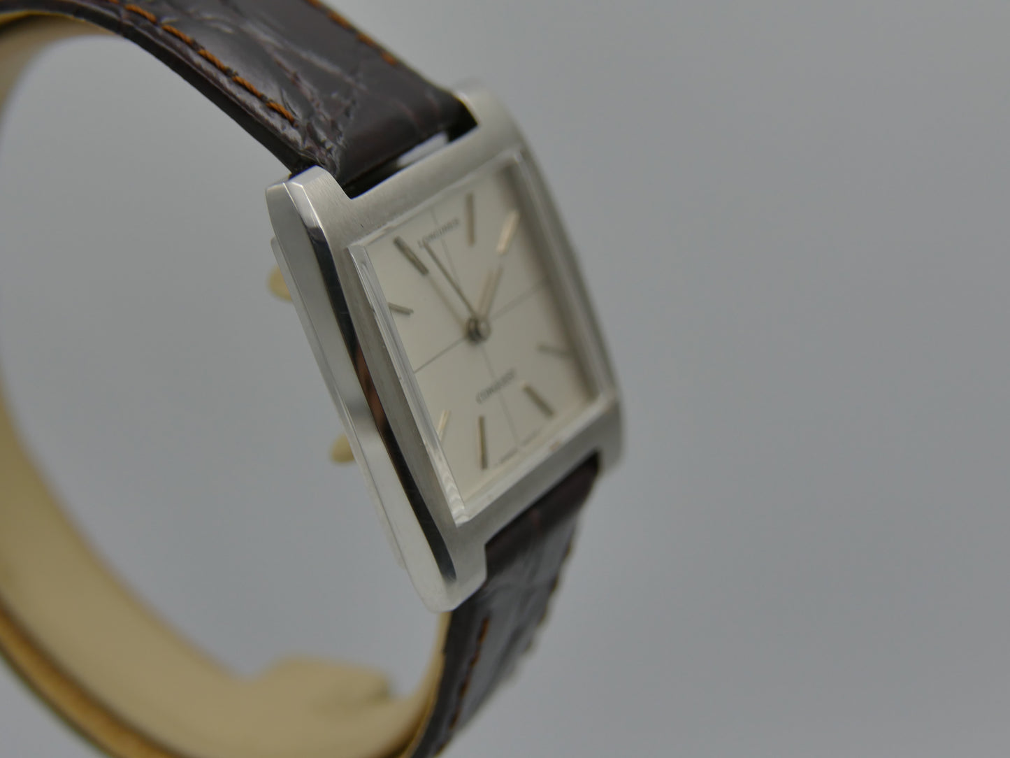 70s vintage watch mens dress Longines Conquest Cross-Hair Square hand wind L847.3 NOS w/box