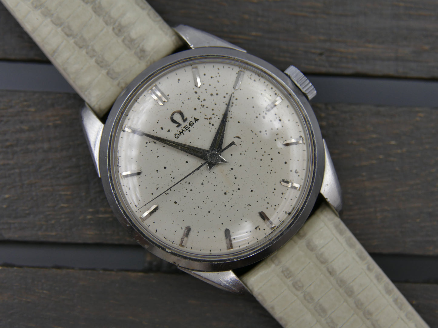 50s vintage watch mens Omega ref 2910 3 SC hand wind cal 284 serviced