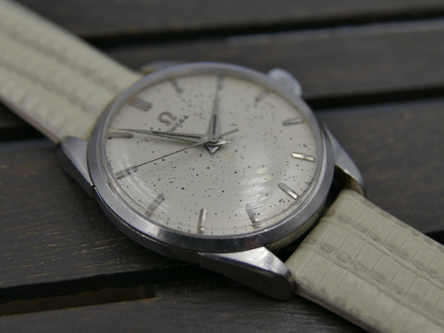 50s vintage watch mens Omega ref 2910 3 SC hand wind cal 284 serviced