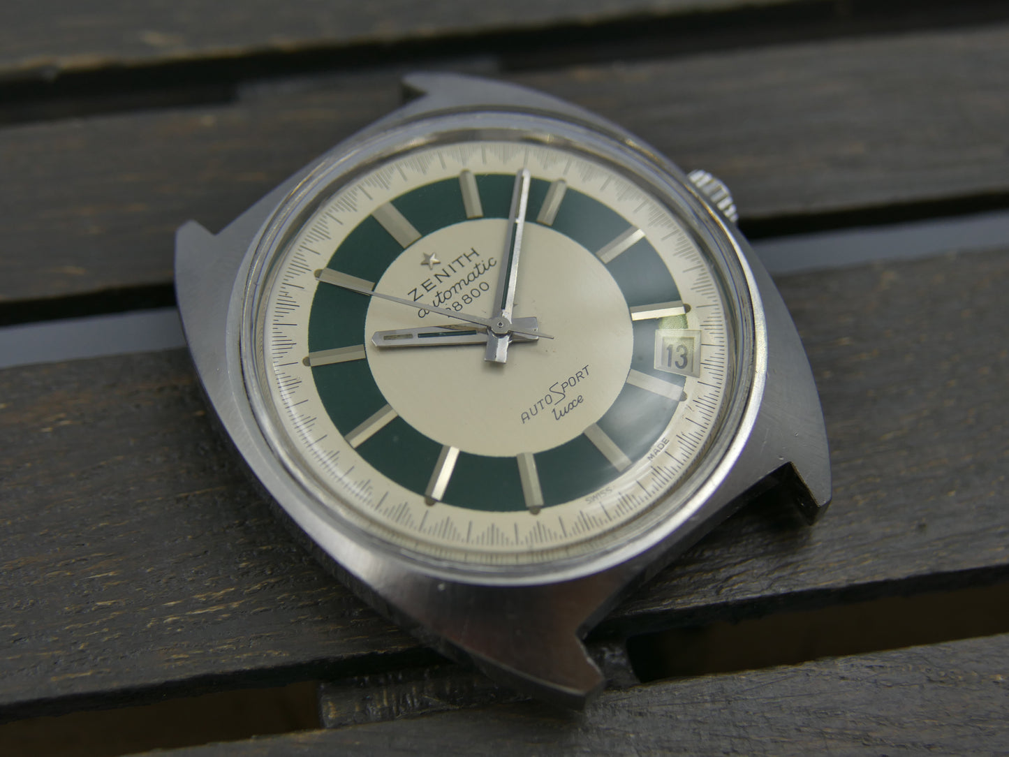70s vintage watch mens Zenith automatic 28800 AutoSport luxe cal 2562 green