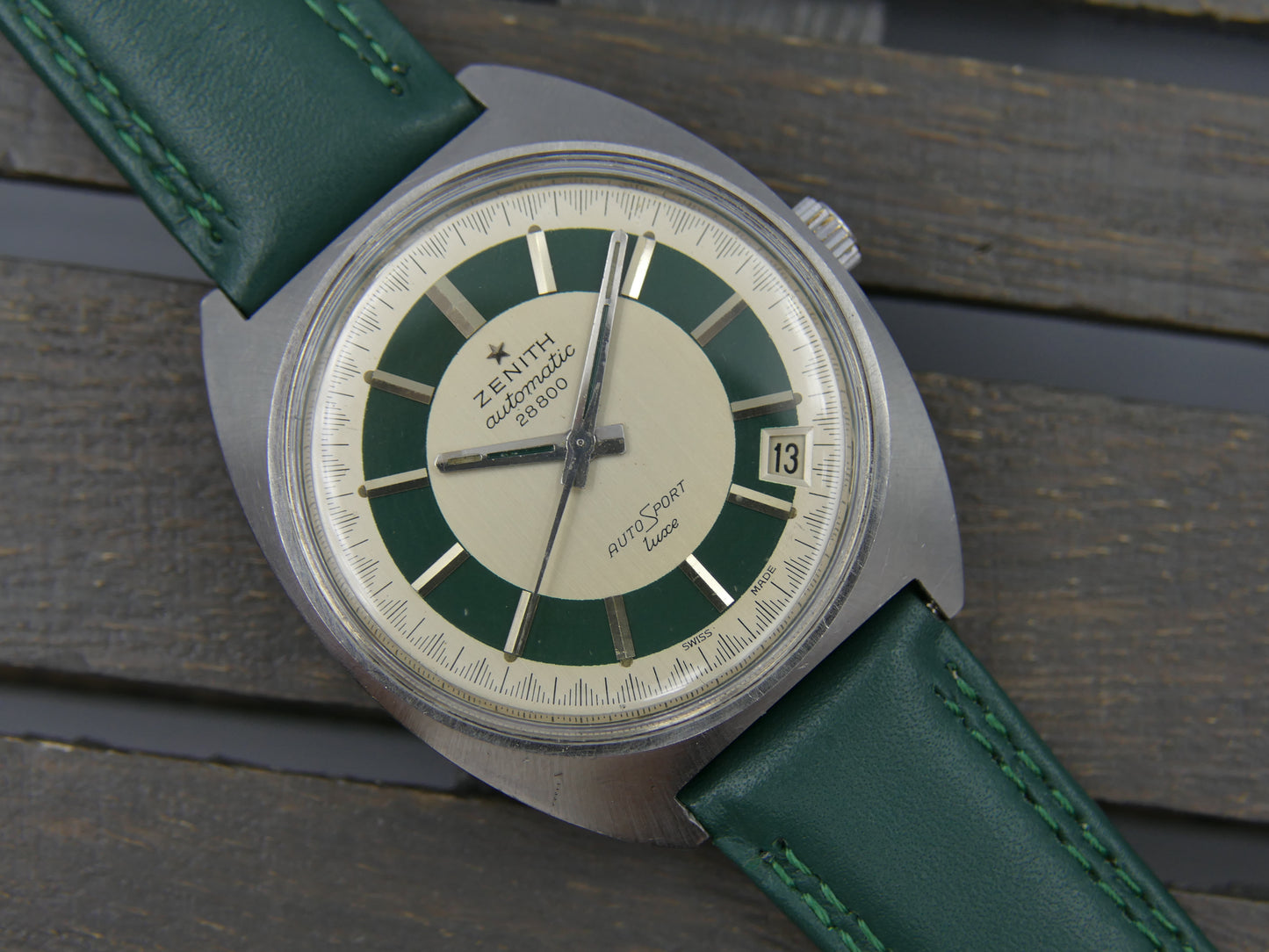 70s vintage watch mens Zenith automatic 28800 AutoSport luxe cal 2562 green