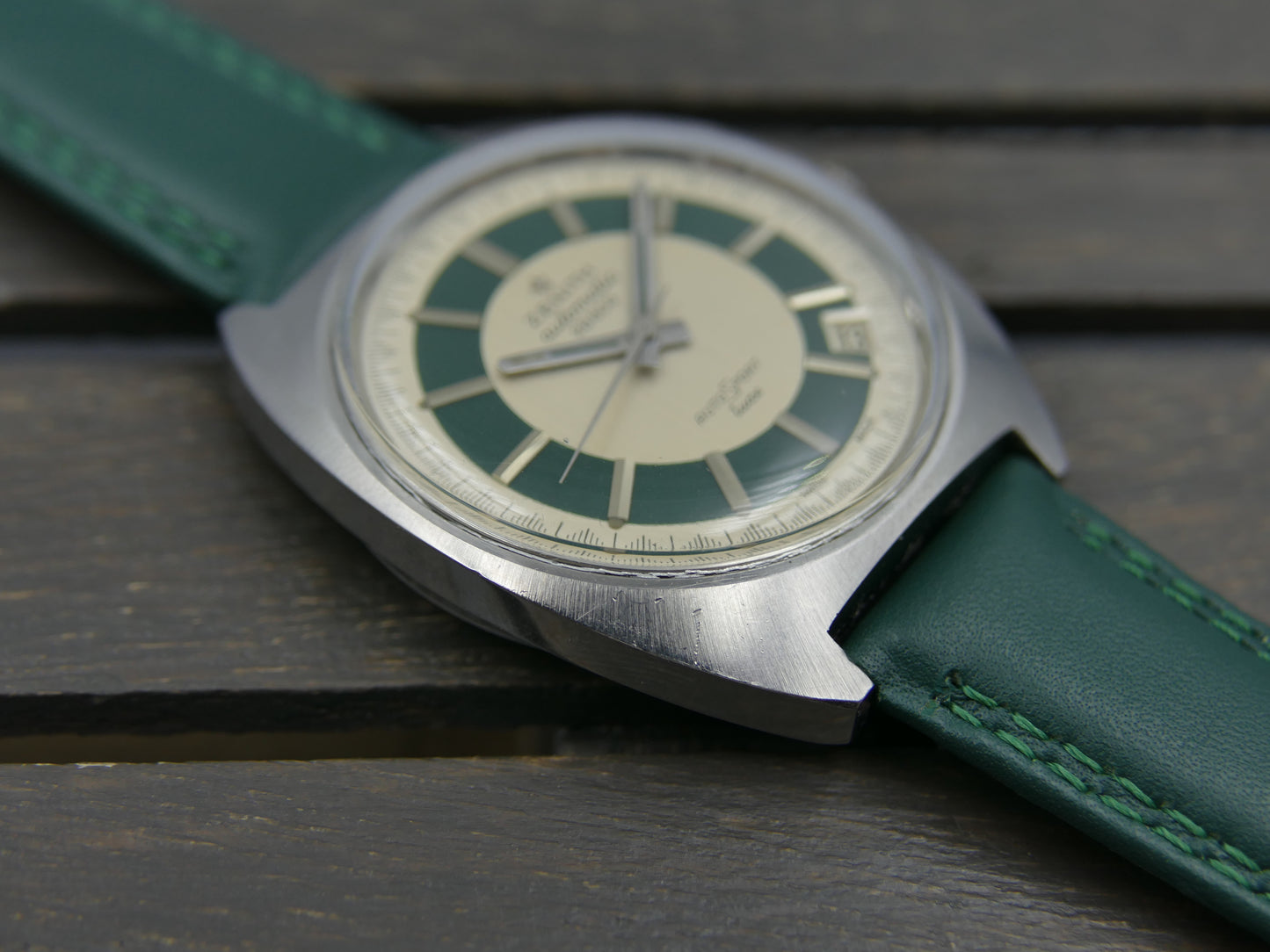 70s vintage watch mens Zenith automatic 28800 AutoSport luxe cal 2562 green