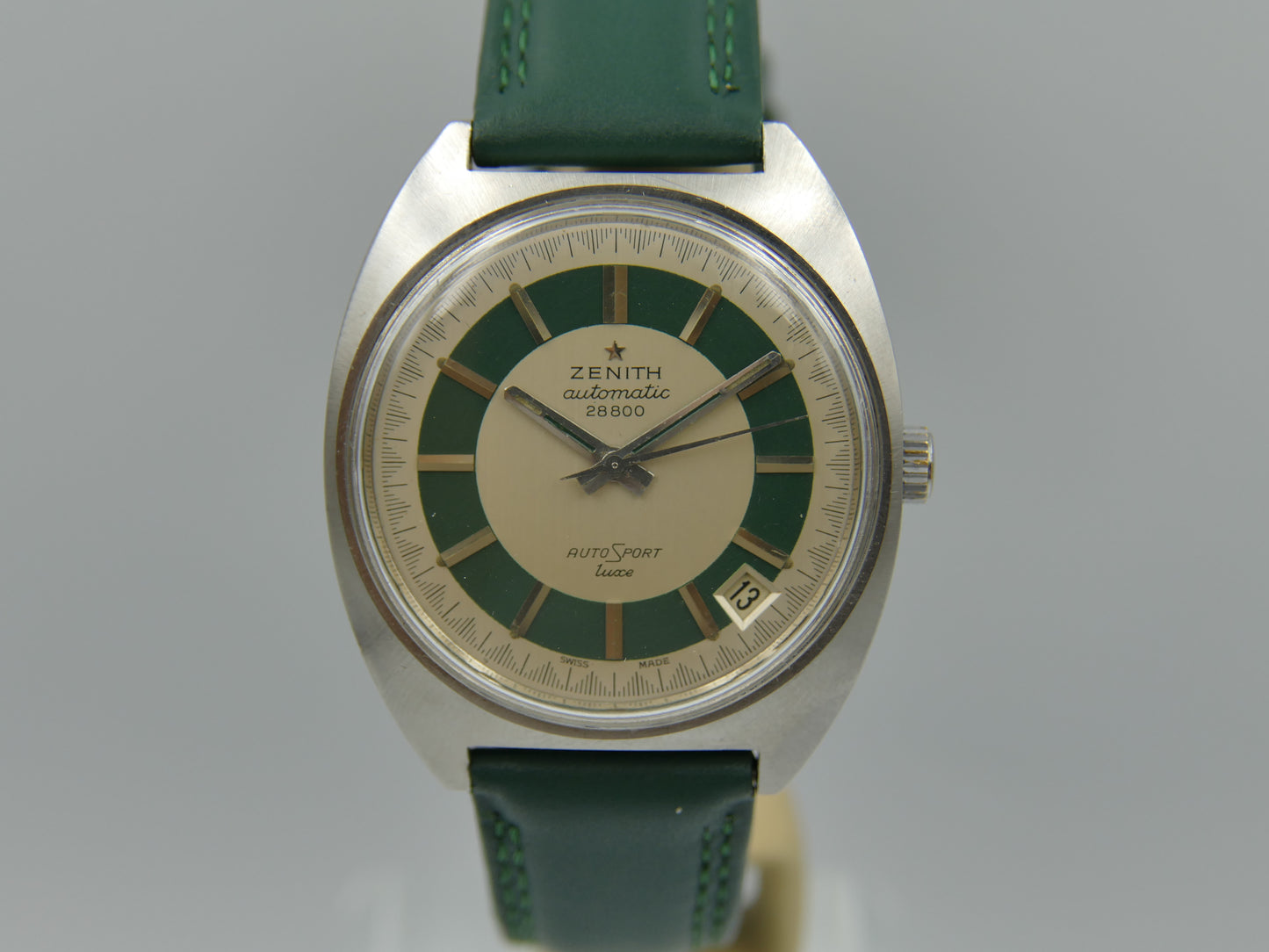 70s vintage watch mens Zenith automatic 28800 AutoSport luxe cal 2562 green