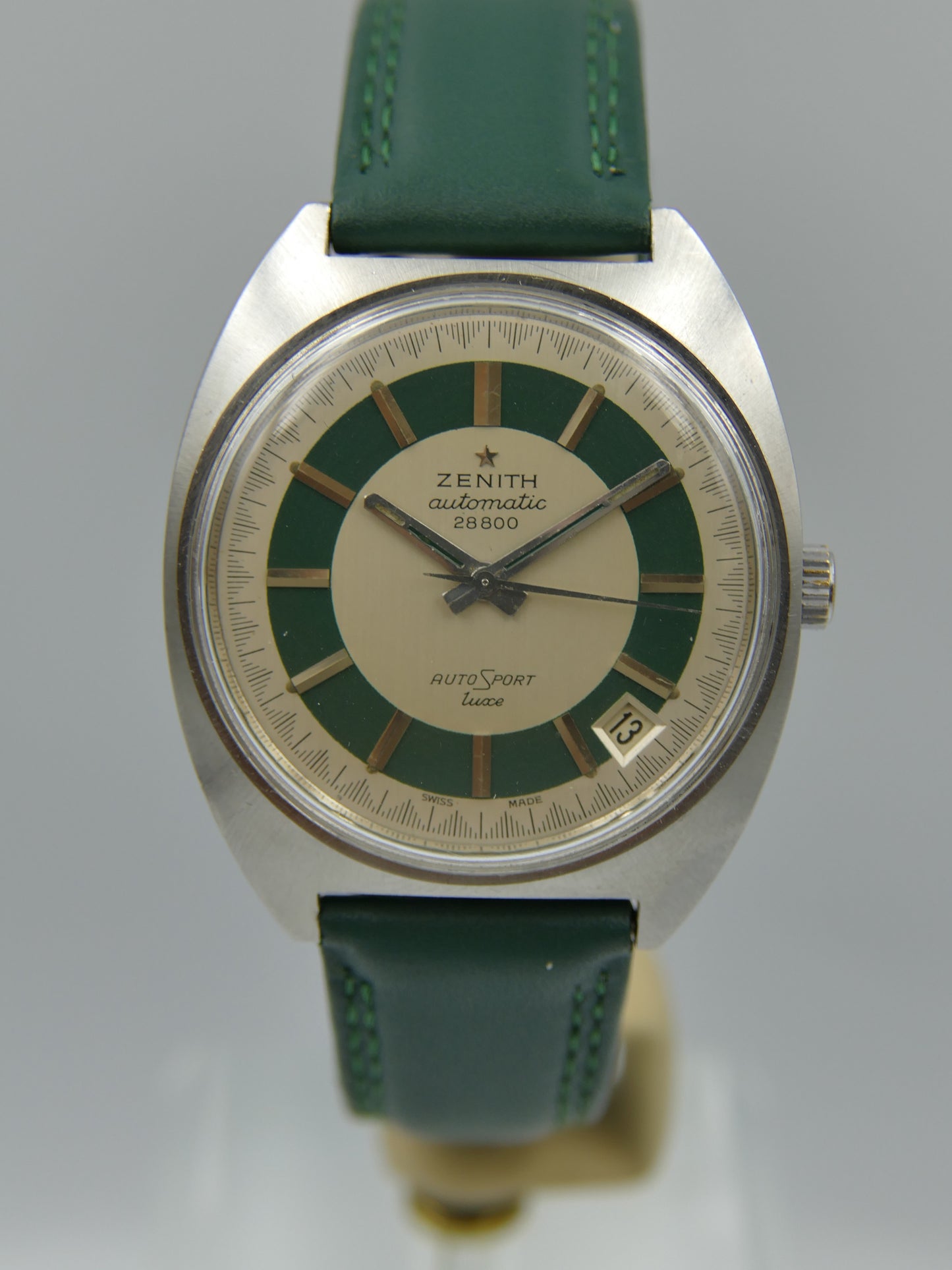 70s vintage watch mens Zenith automatic 28800 AutoSport luxe cal 2562 green