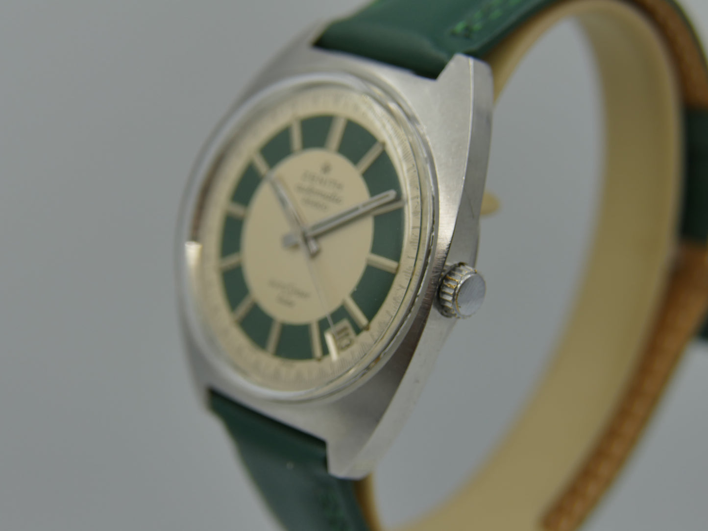 70s vintage watch mens Zenith automatic 28800 AutoSport luxe cal 2562 green
