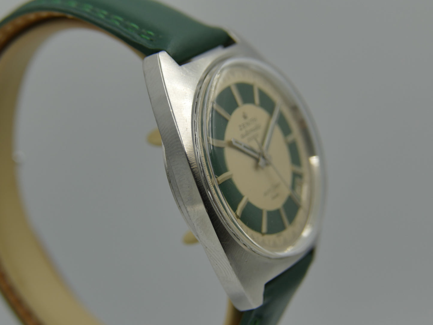 70s vintage watch mens Zenith automatic 28800 AutoSport luxe cal 2562 green