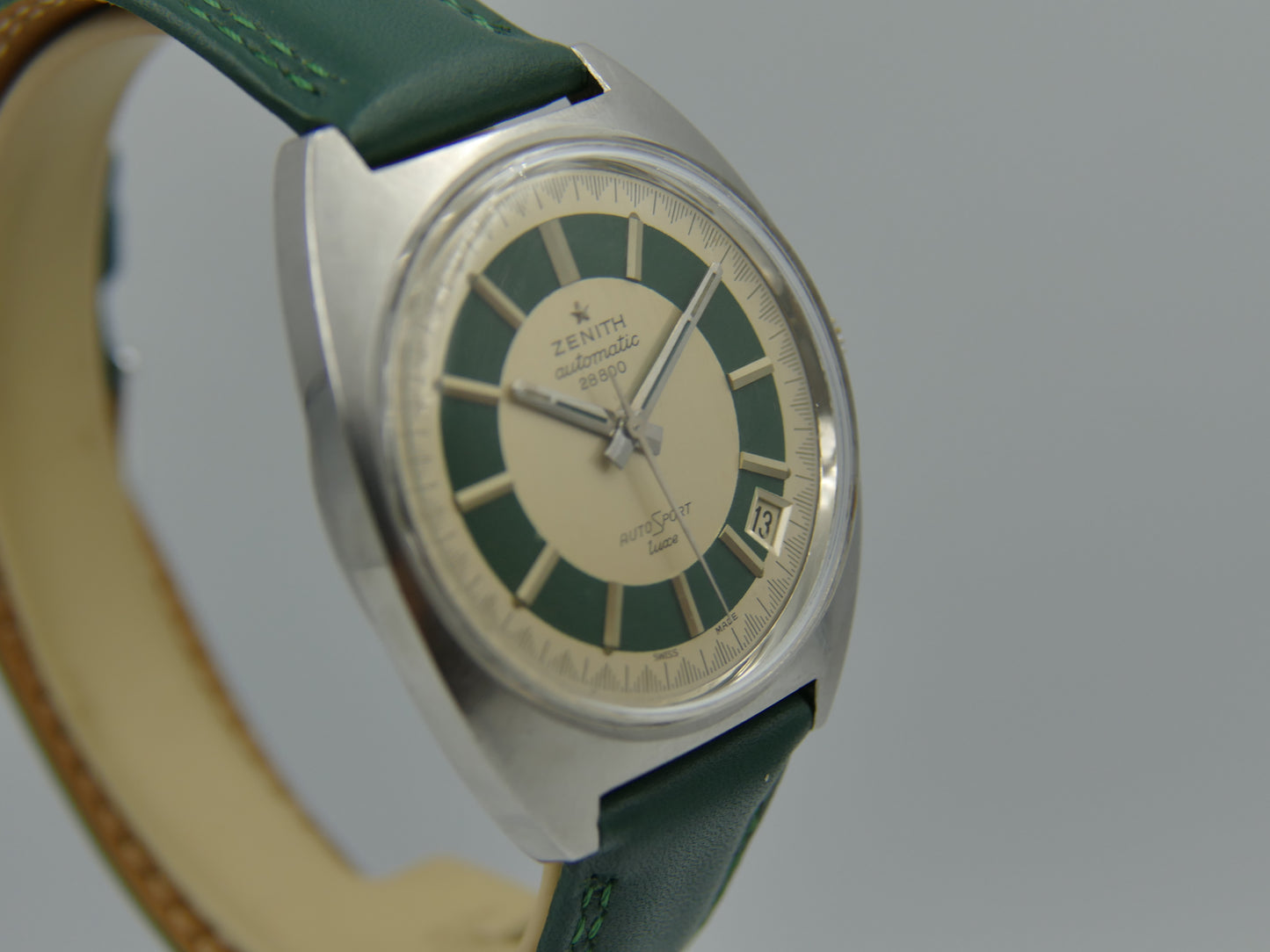 70s vintage watch mens Zenith automatic 28800 AutoSport luxe cal 2562 green
