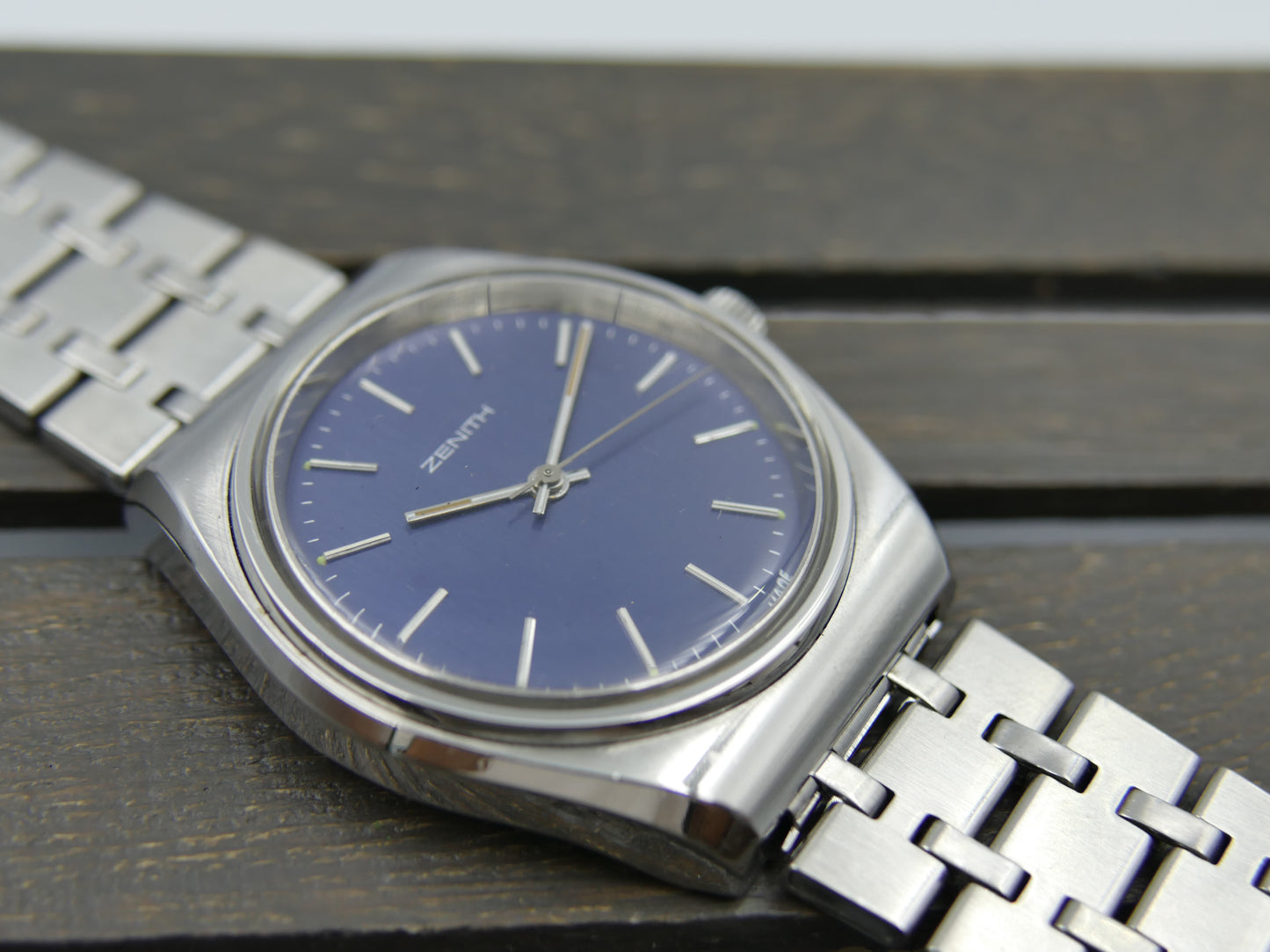 70s vintage watch mens Zenith surf ref 01.0490.360 hand wind 2572 steel blue serviced