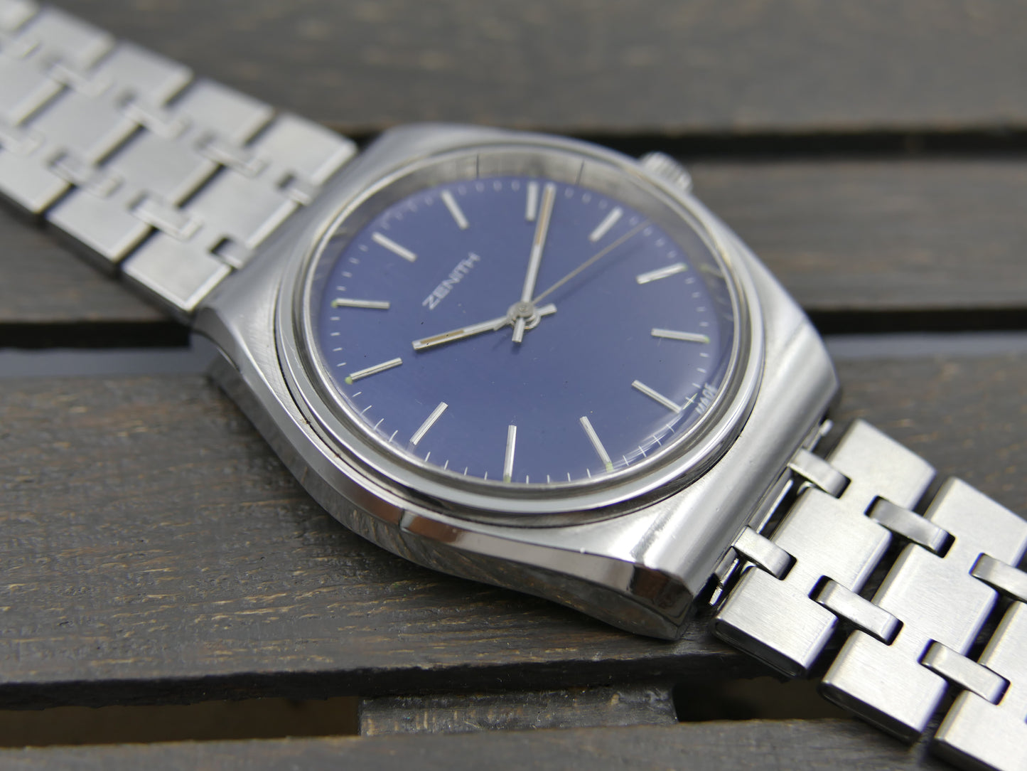 70s vintage watch mens Zenith surf ref 01.0490.360 hand wind 2572 steel blue serviced