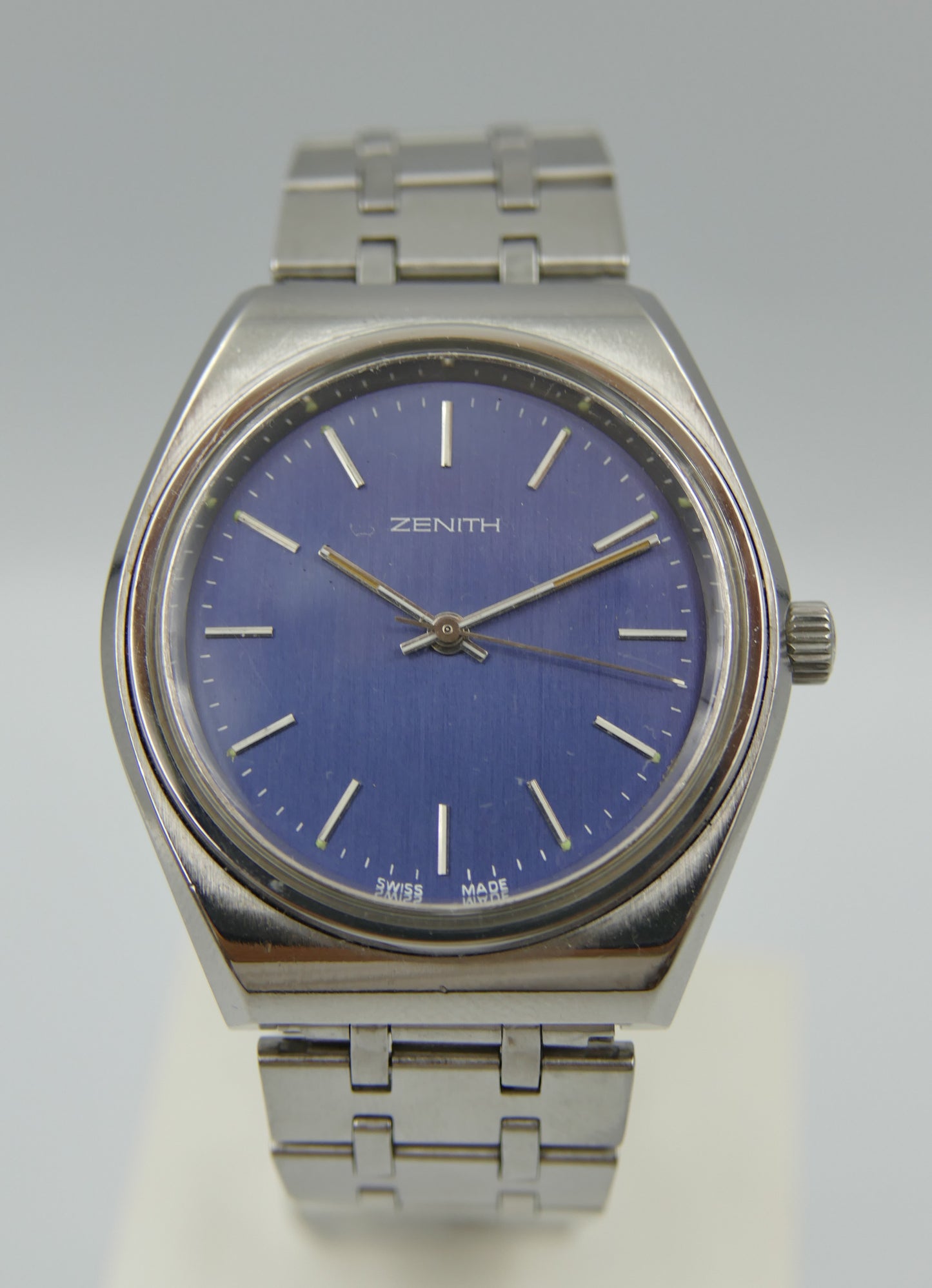 70s vintage watch mens Zenith surf ref 01.0490.360 hand wind 2572 steel blue serviced