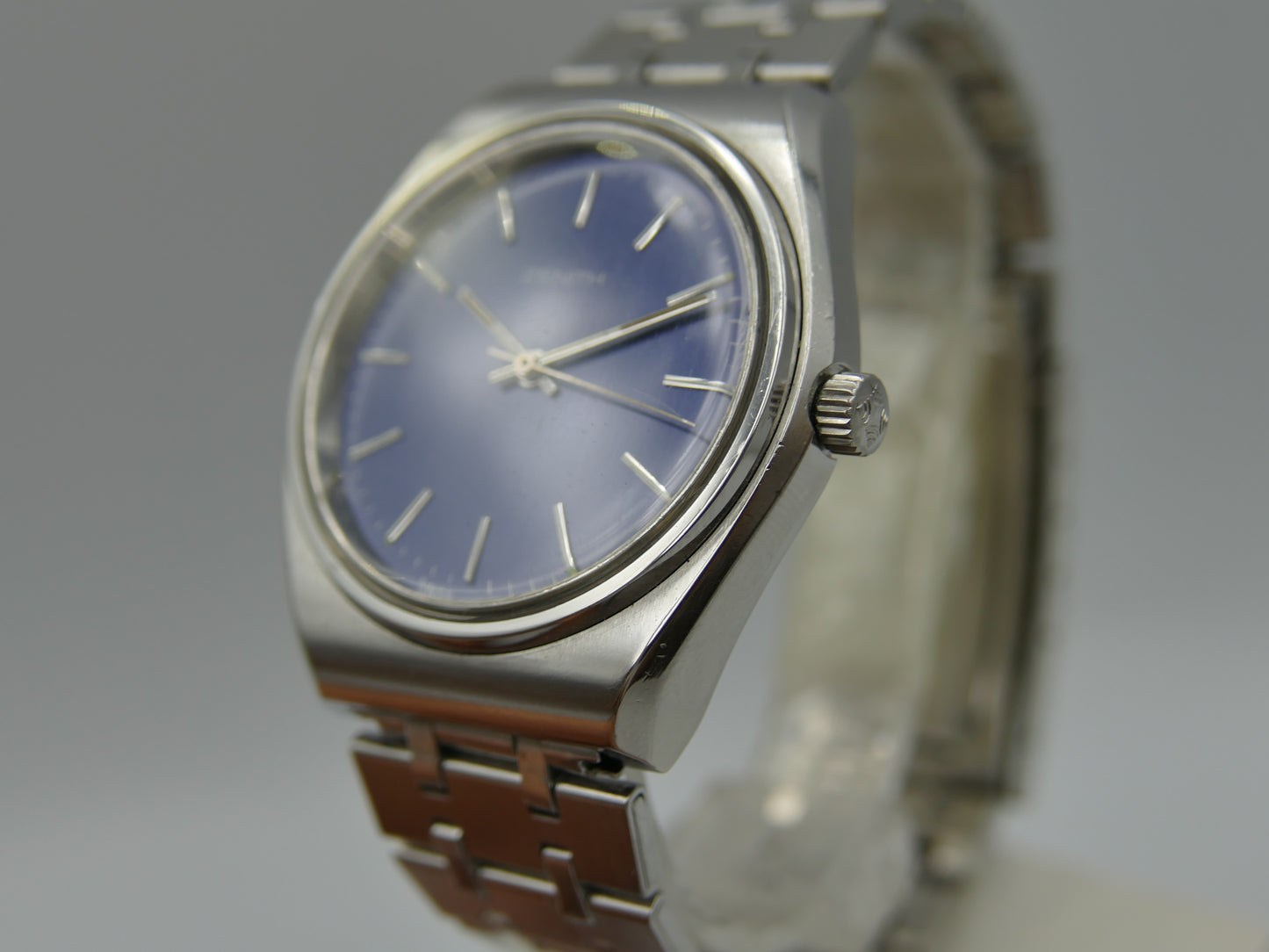 70s vintage watch mens Zenith surf ref 01.0490.360 hand wind 2572 steel blue serviced