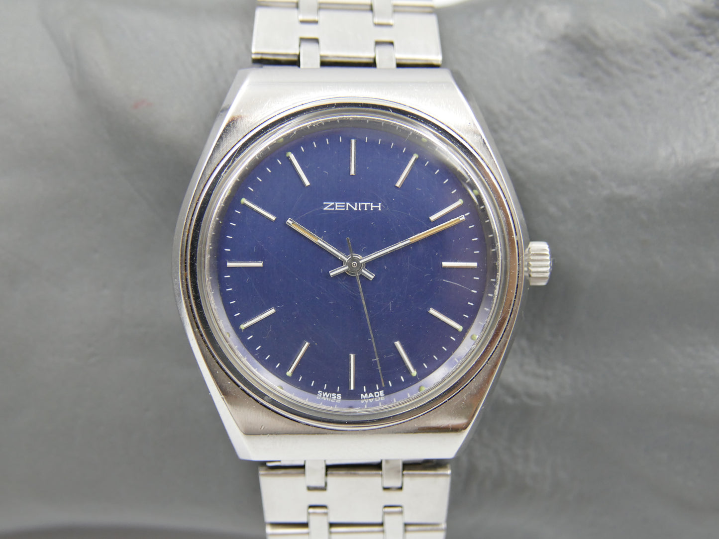 70s vintage watch mens Zenith surf ref 01.0490.360 hand wind 2572 steel blue serviced