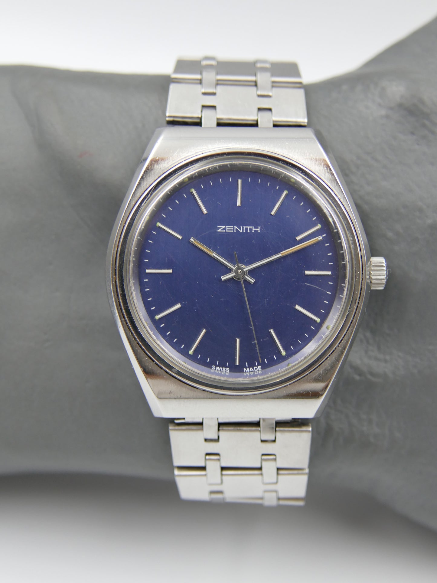 70s vintage watch mens Zenith surf ref 01.0490.360 hand wind 2572 steel blue serviced