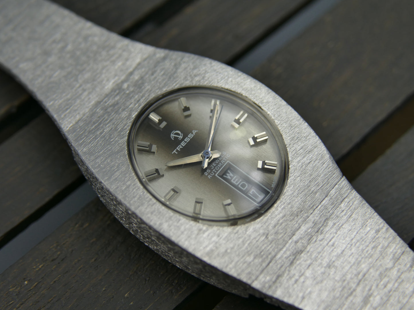 70s Vintage watch mens Tressa Lux Automatic eta Frosted Bark Texture Case Ref. 655 NOS