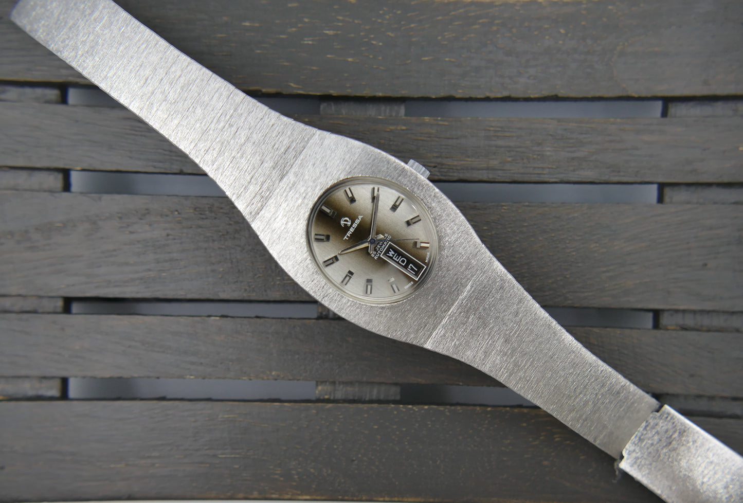 70s Vintage watch mens Tressa Lux Automatic eta Frosted Bark Texture Case Ref. 655 NOS