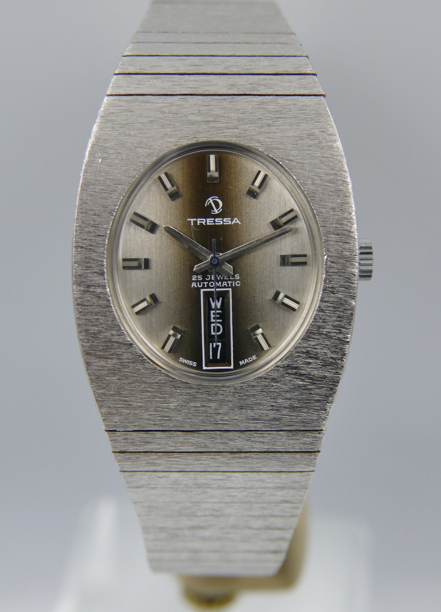 70s Vintage watch mens Tressa Lux Automatic eta Frosted Bark Texture Case Ref. 655 NOS