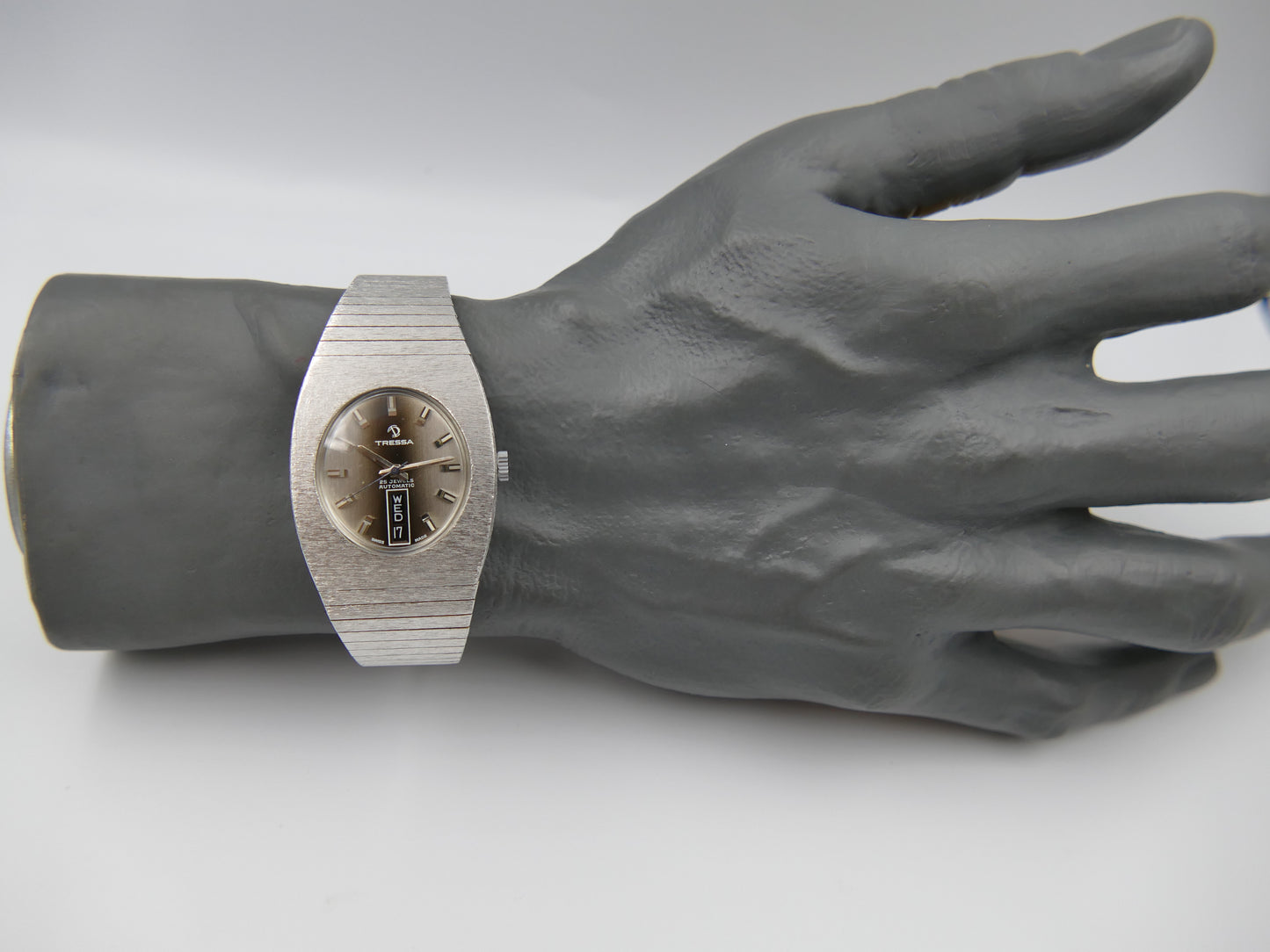 70s Vintage watch mens Tressa Lux Automatic eta Frosted Bark Texture Case Ref. 655 NOS
