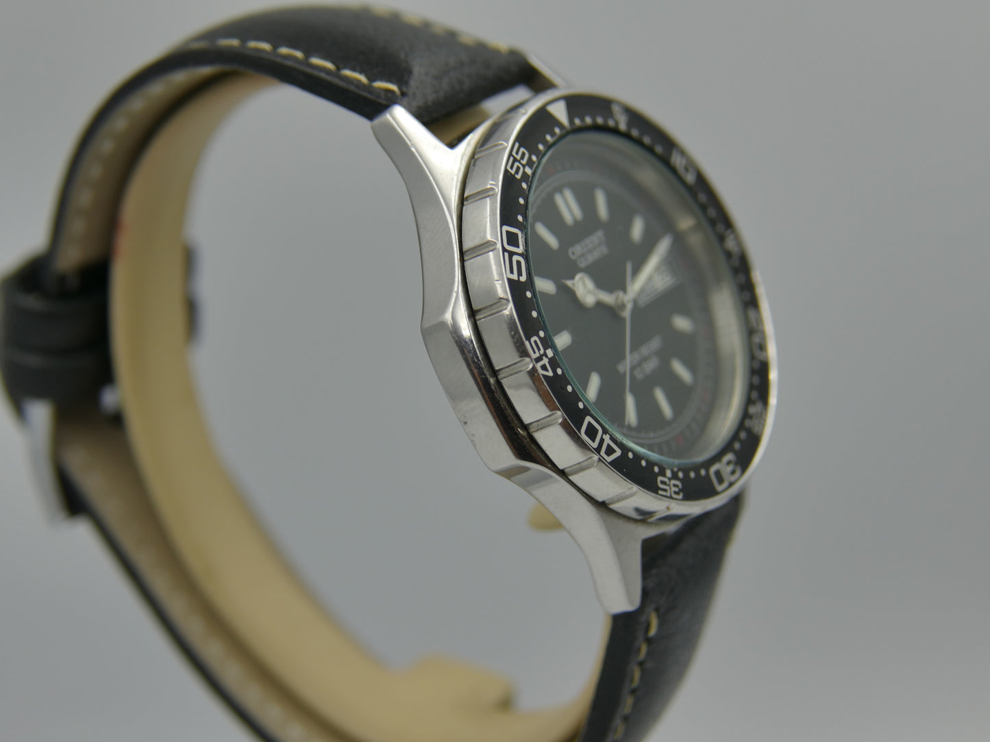 80s Vintage watch mens diver 10 BAR  Orient KY D39748 –90CA Day-Date Red 24H Military Track
