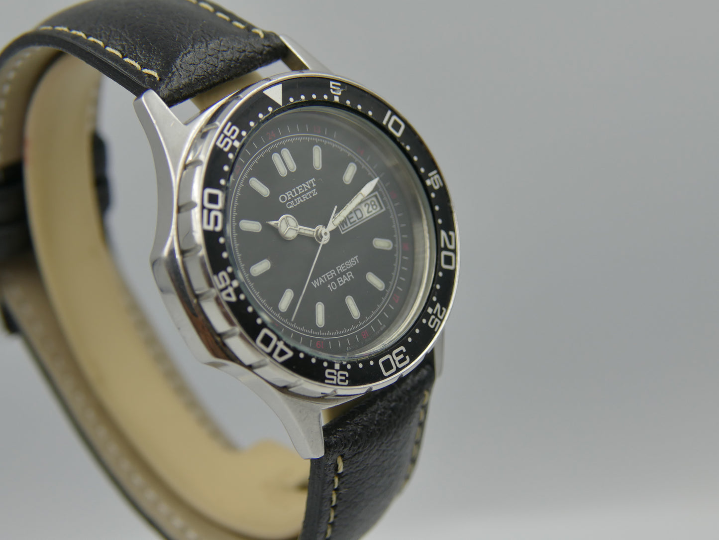 80s Vintage watch mens diver 10 BAR  Orient KY D39748 –90CA Day-Date Red 24H Military Track