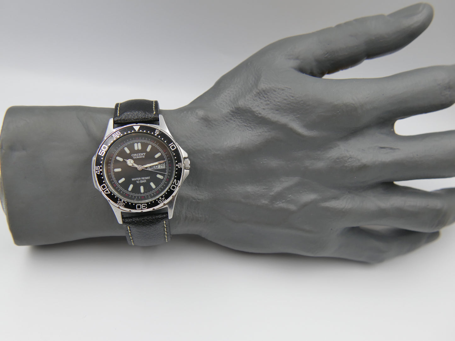 80s Vintage watch mens diver 10 BAR  Orient KY D39748 –90CA Day-Date Red 24H Military Track