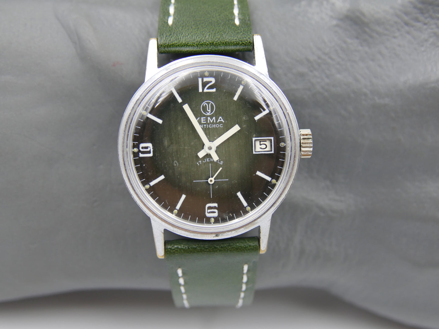 70s vintage watch mens Yema green hand wind Cupillard 233-69
