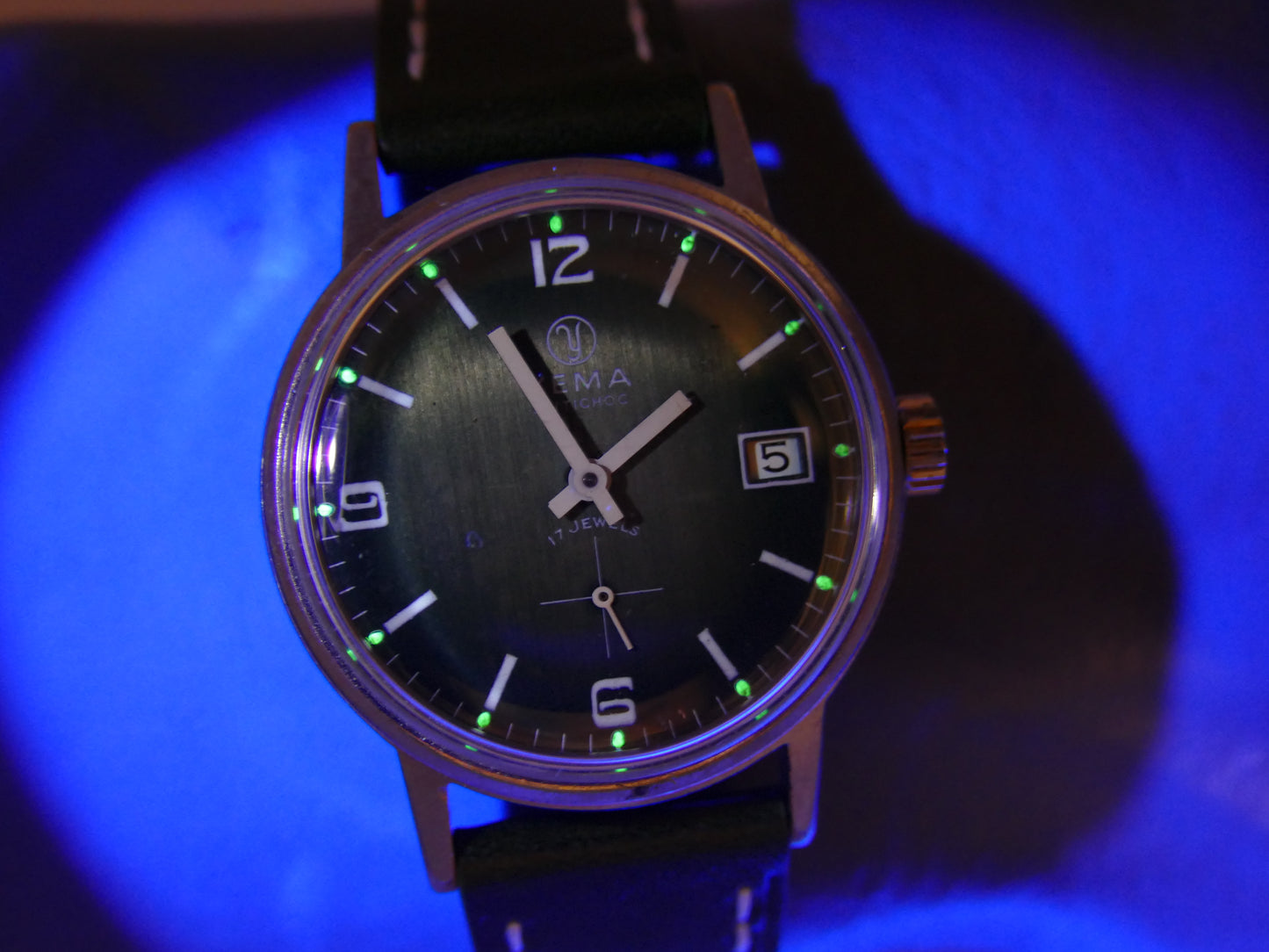 70s vintage watch mens Yema green hand wind Cupillard 233-69
