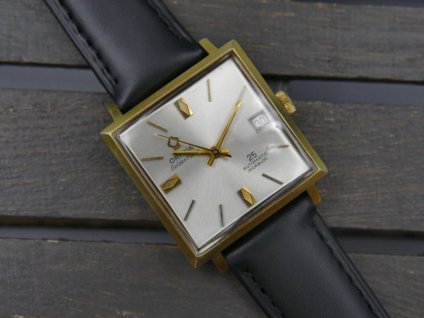 Vintage watch mens dress Orfina Golden Flame Automatic 25 Jewels Square MOD 6320