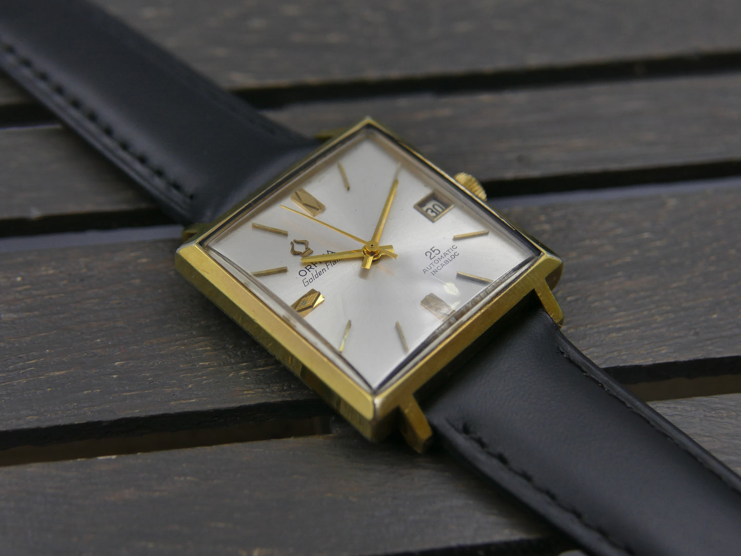 Vintage watch mens dress Orfina Golden Flame Automatic 25 Jewels Square MOD 6320