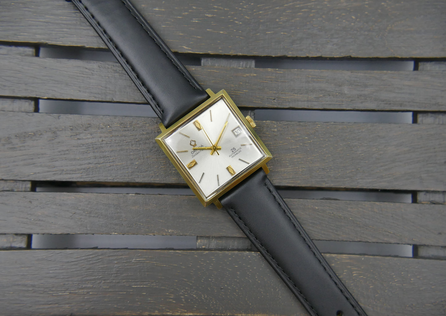Vintage watch mens dress Orfina Golden Flame Automatic 25 Jewels Square MOD 6320