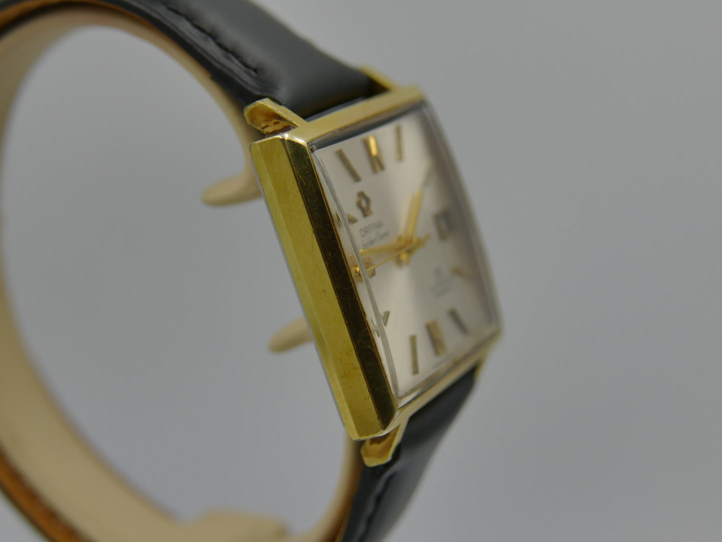 Vintage watch mens dress Orfina Golden Flame Automatic 25 Jewels Square MOD 6320