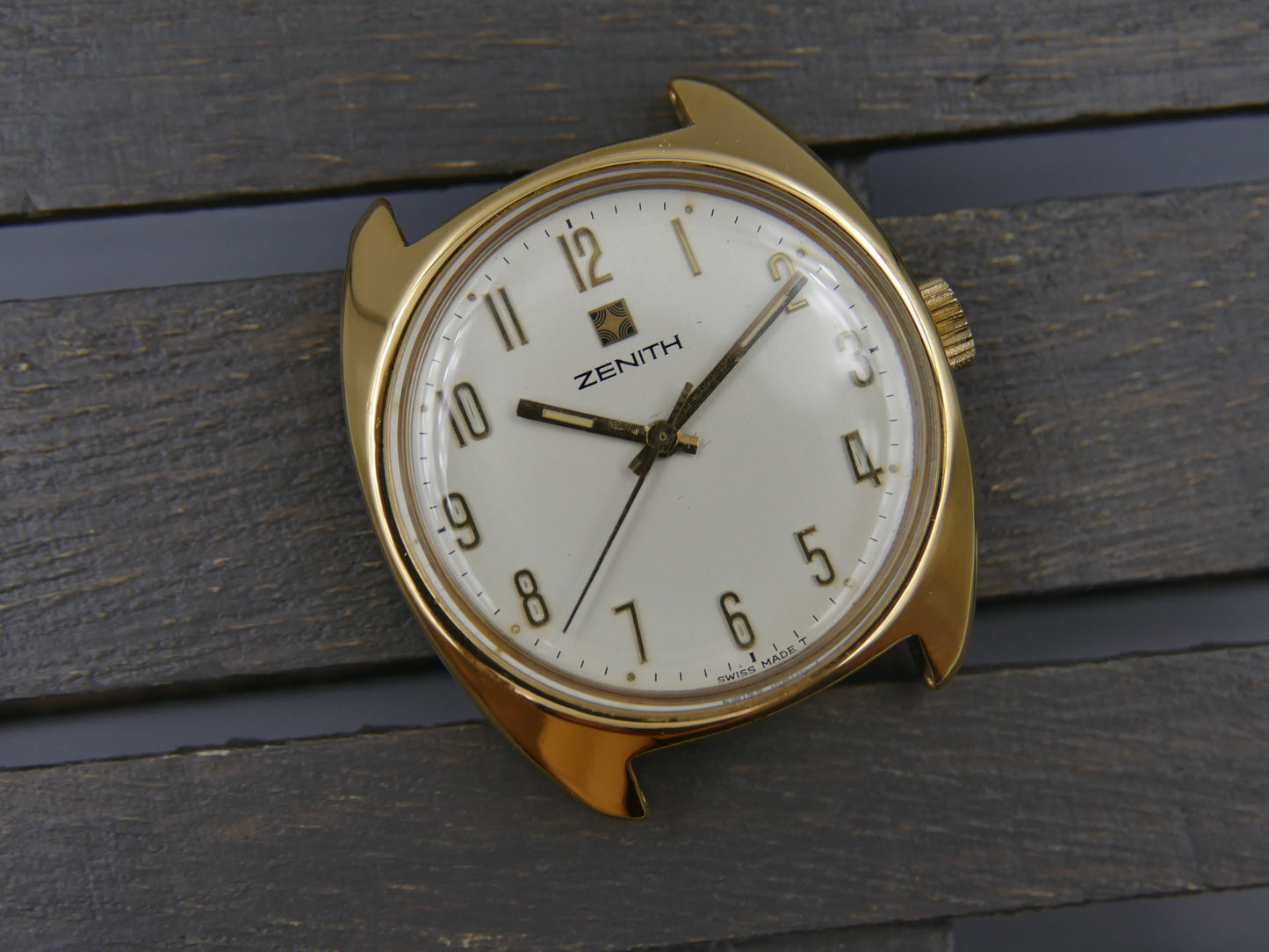 70s vintage watch mens ZENITH Surf 20.1290.360 hand wind cal 2572 serviced