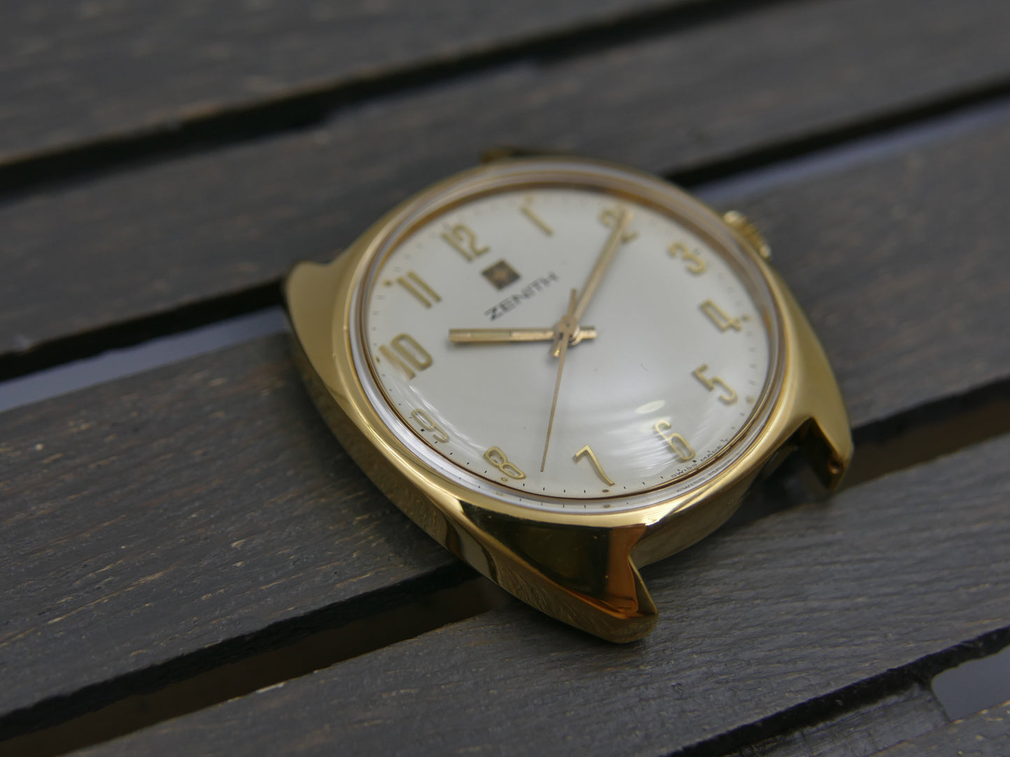 70s vintage watch mens ZENITH Surf 20.1290.360 hand wind cal 2572 serviced