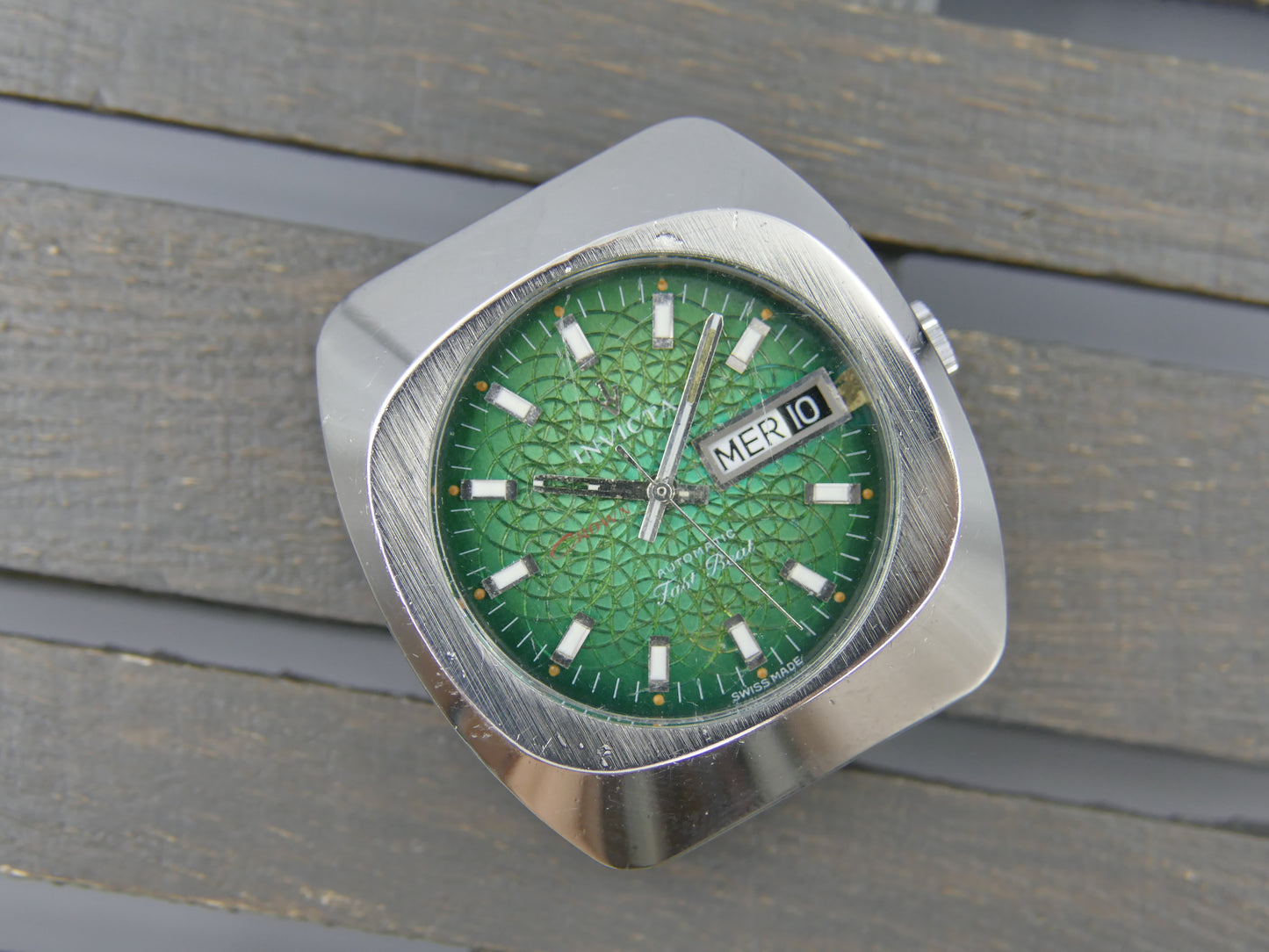 70s vintage watch mens Invicta crown fast beat ref 24921 green dial serviced