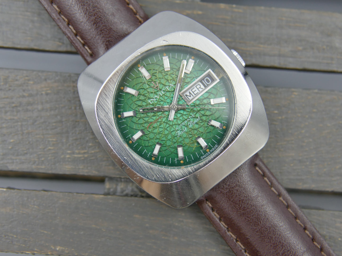 70s vintage watch mens Invicta crown fast beat ref 24921 green dial serviced