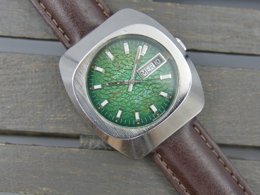 70s vintage watch mens Invicta crown fast beat ref 24921 green dial serviced