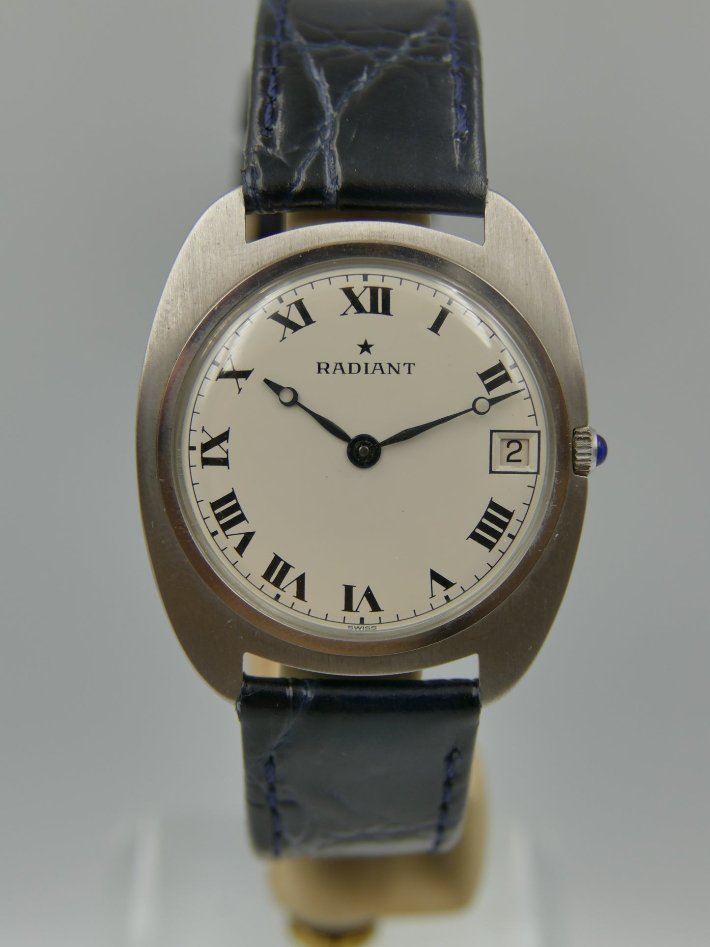60s vintage watch mens Radiant ref 2608 Ultra-Thin hand wind Peseux NOS