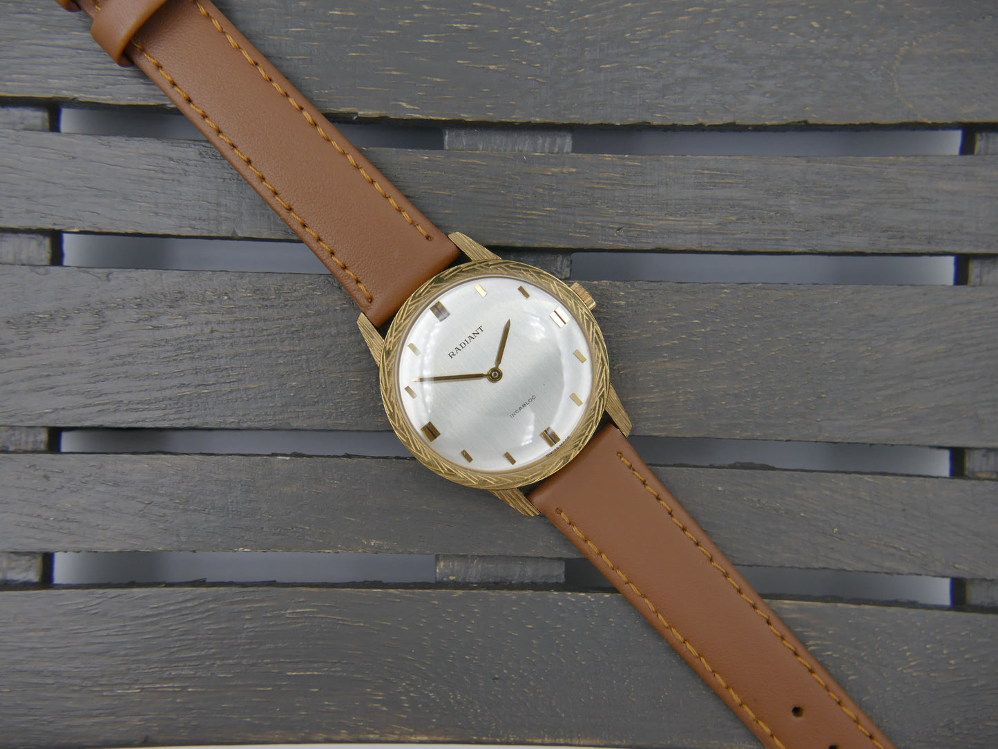60s vintage watch mens dress Radiant Ultra-Thin hand wind Peseux 320 NOS Gold PL Textured Bezel