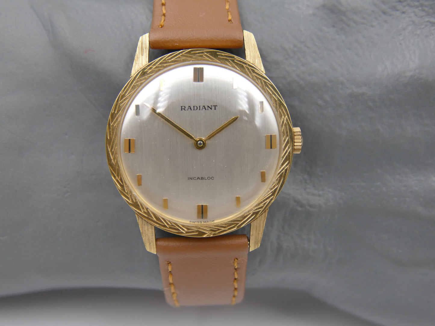 60s vintage watch mens dress Radiant Ultra-Thin hand wind Peseux 320 NOS Gold PL Textured Bezel
