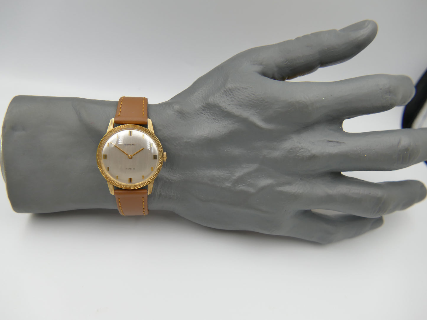 60s vintage watch mens dress Radiant Ultra-Thin hand wind Peseux 320 NOS Gold PL Textured Bezel