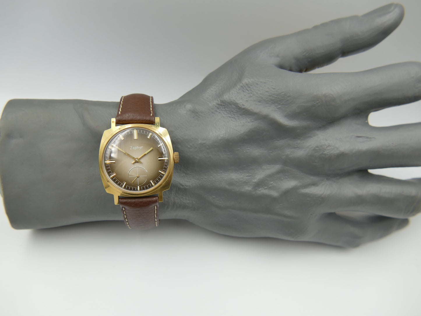 70s vintage watch mens Zephyr hand wind Unitas 6325 brown