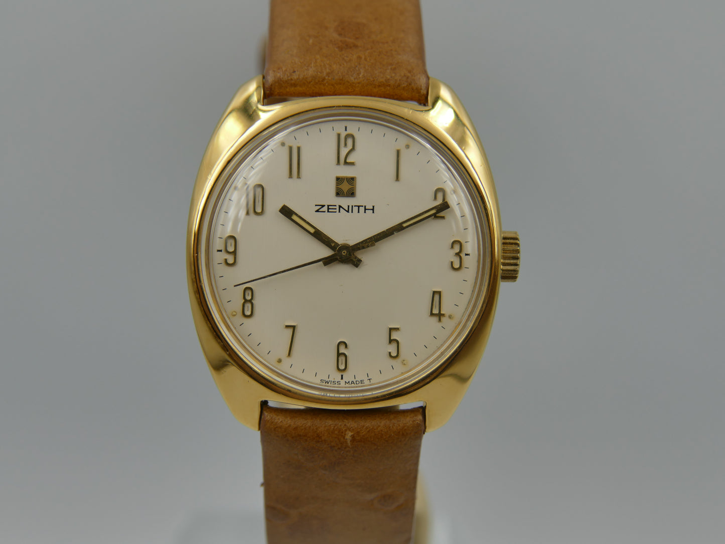 70s vintage watch mens ZENITH Surf 20.1290.360 hand wind cal 2572 serviced