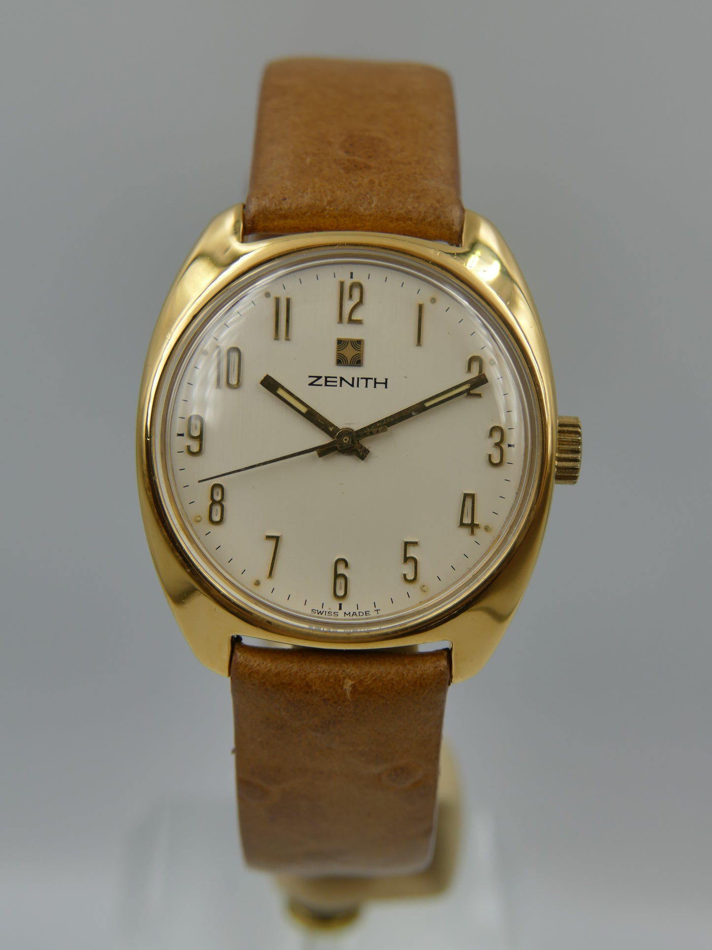 70s vintage watch mens ZENITH Surf 20.1290.360 hand wind cal 2572 serviced