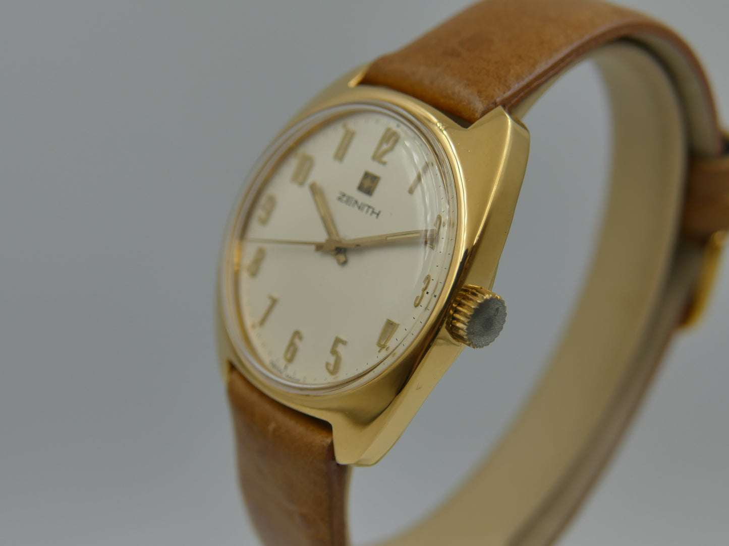 70s vintage watch mens ZENITH Surf 20.1290.360 hand wind cal 2572 serviced