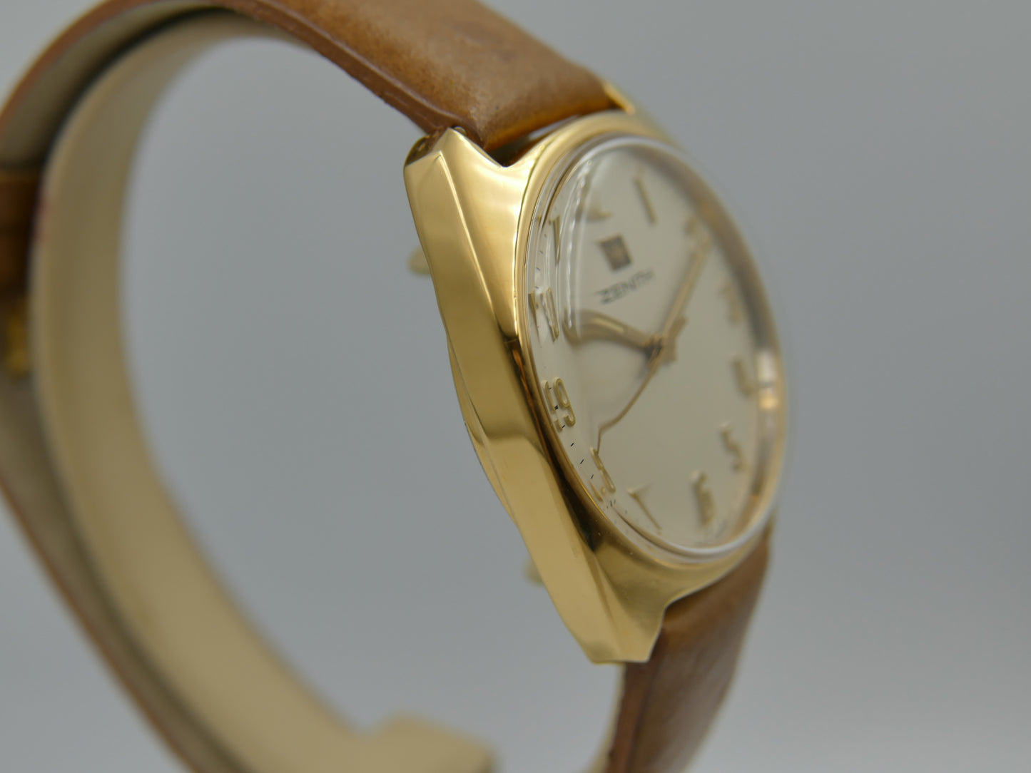 70s vintage watch mens ZENITH Surf 20.1290.360 hand wind cal 2572 serviced