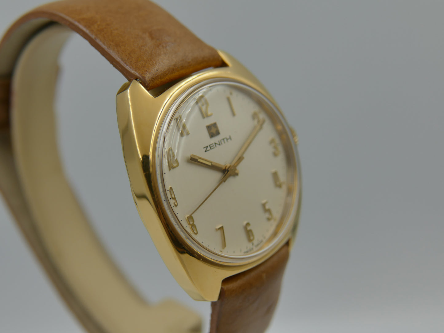 70s vintage watch mens ZENITH Surf 20.1290.360 hand wind cal 2572 serviced