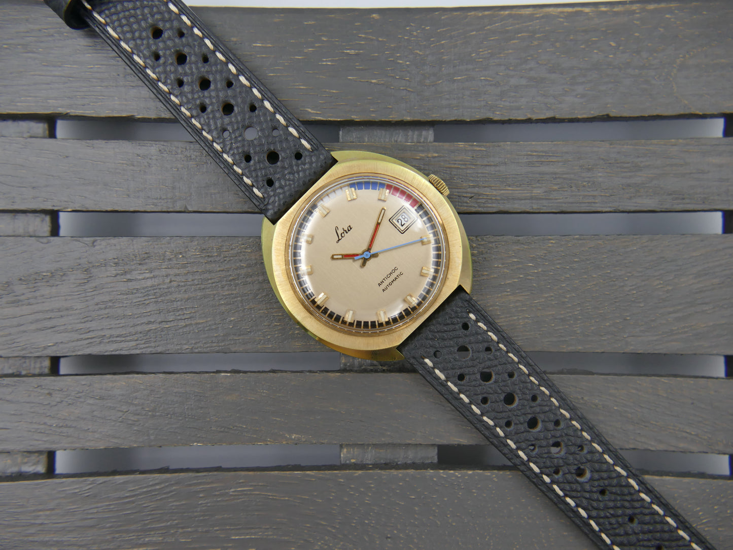 70s vintage watch mens Lora Automatic FE 3611 Regatta Dial UFO jumbo case mint