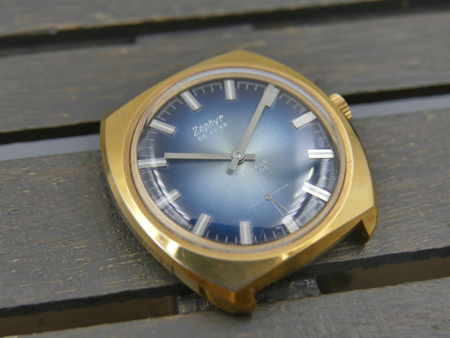 70s vintage watch mens Zephyr De Luxe hand wind Unitas 6325