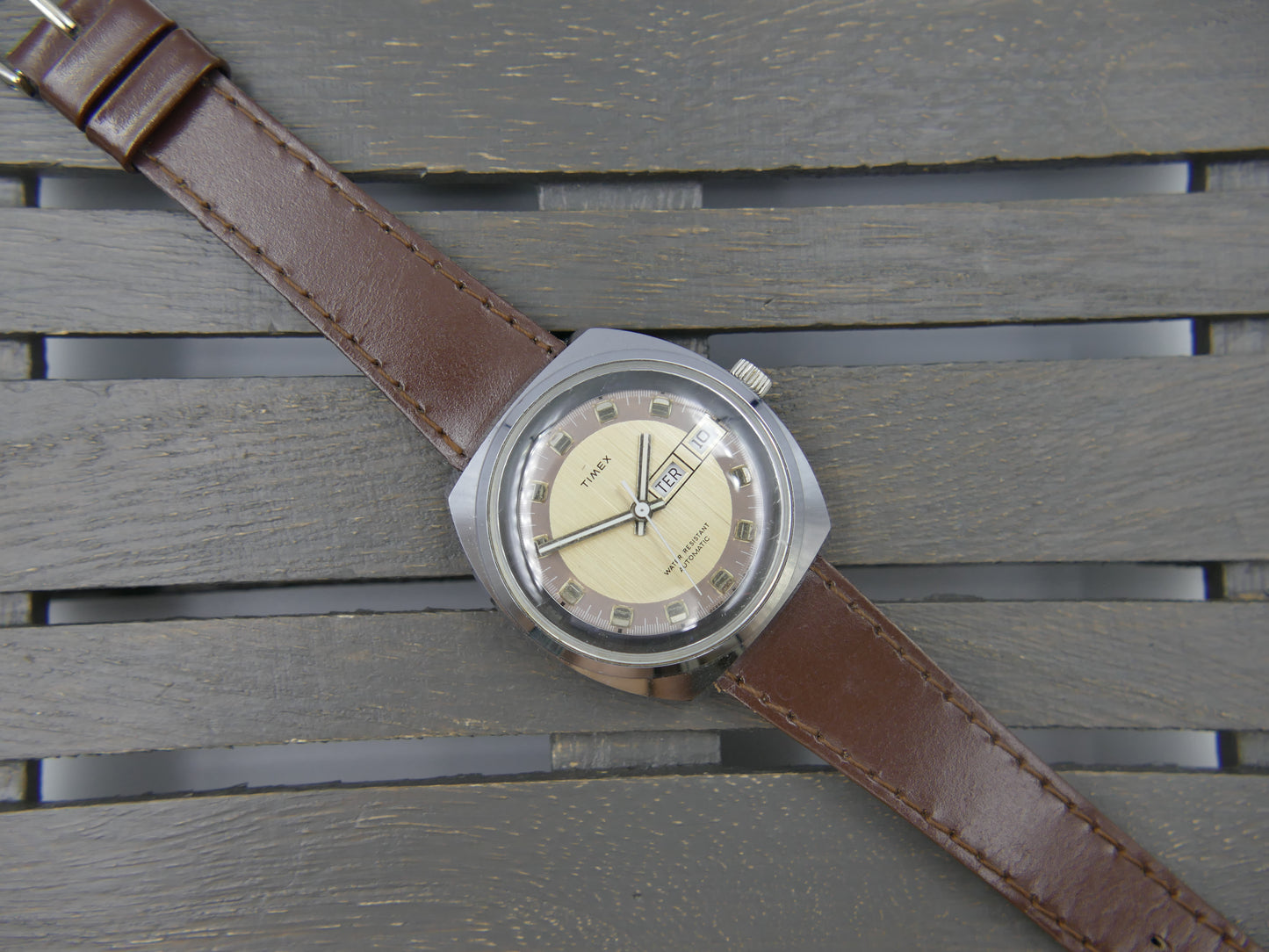 70s Vintage watch mens Timex Viscount Automatic Day-Date - Ref. 46950 cal. M109 Dundee Made mint
