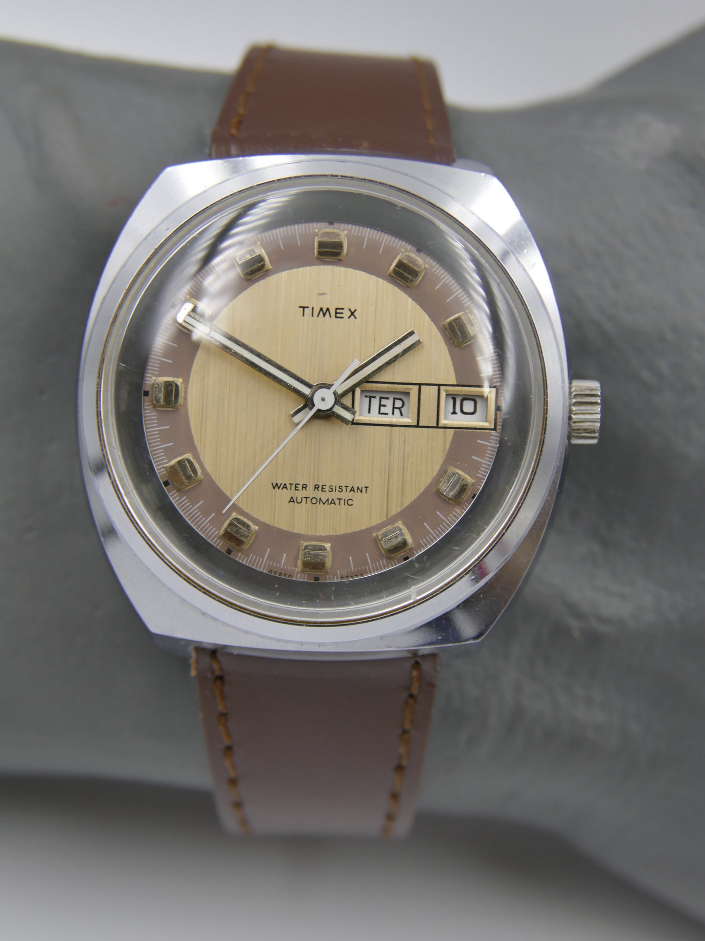 70s Vintage watch mens Timex Viscount Automatic Day-Date - Ref. 46950 cal. M109 Dundee Made mint