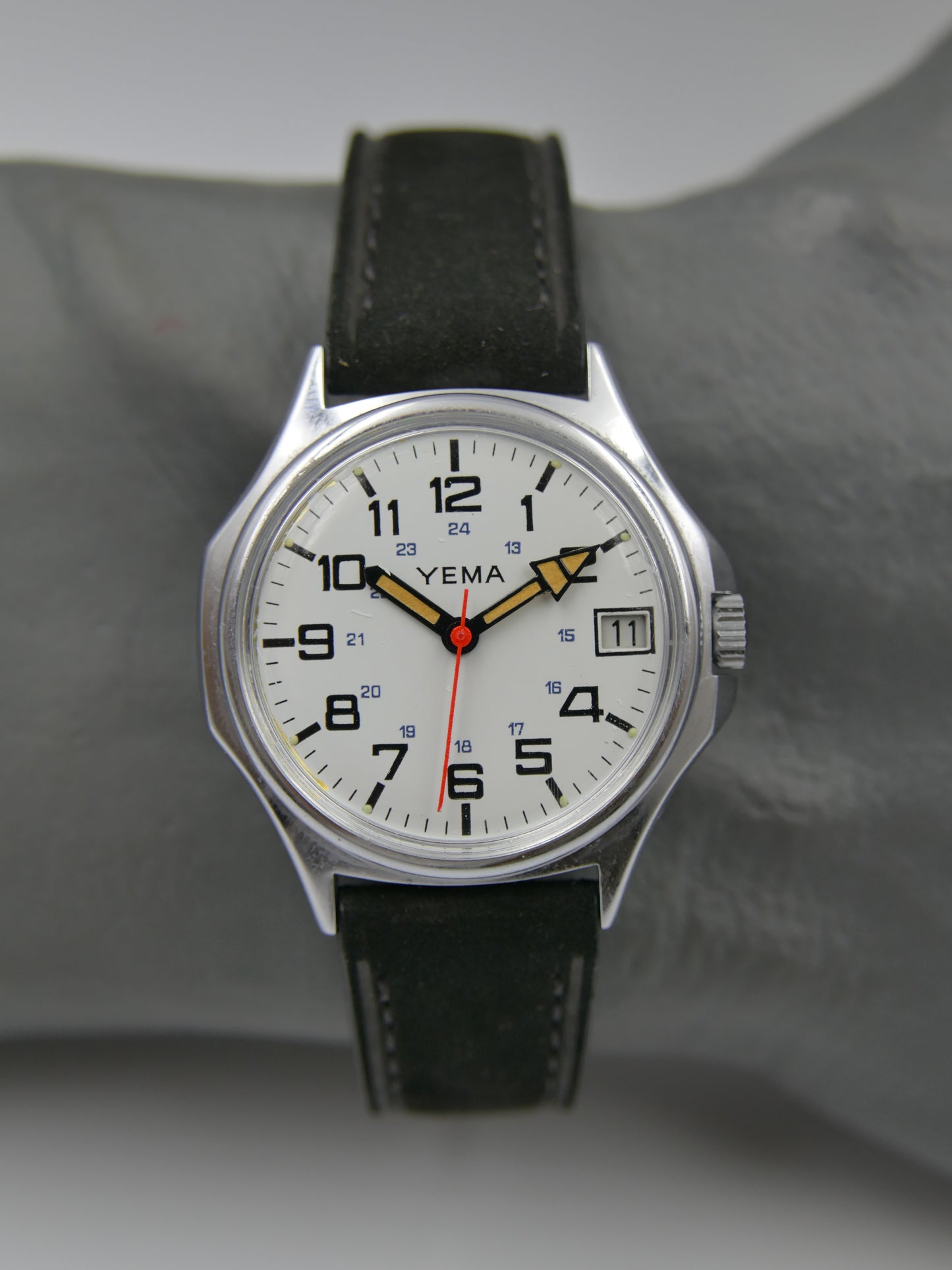 70s vintage watch Yema ref 30.E04.1 hand wind cal. 140-1c MINT